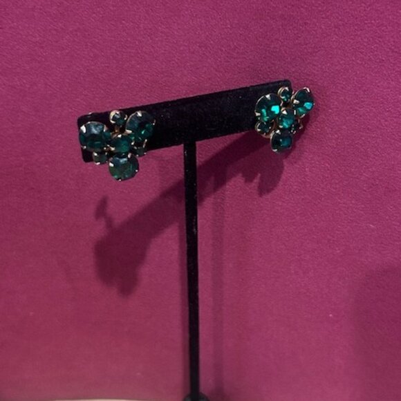 ALBERT WEISS GREEN Rhinestone Cluster EARRINGS - Picture 6 of 10